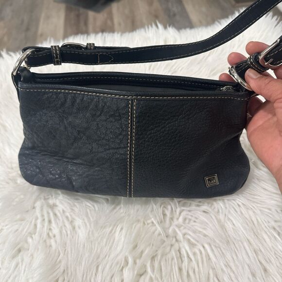 The Sak Y2K Elegant Black Leather Shoulder Bag - Picture 2 of 8
